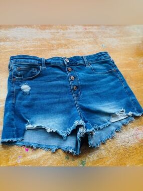 American Eagle Distressed super stretch Button-Front Jean Shorts size 16